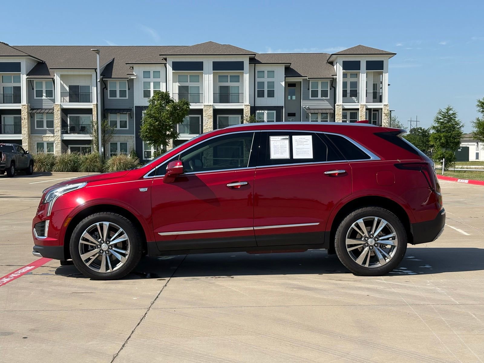 Used 2021 Cadillac XT5 Premium Luxury FWD image 4
