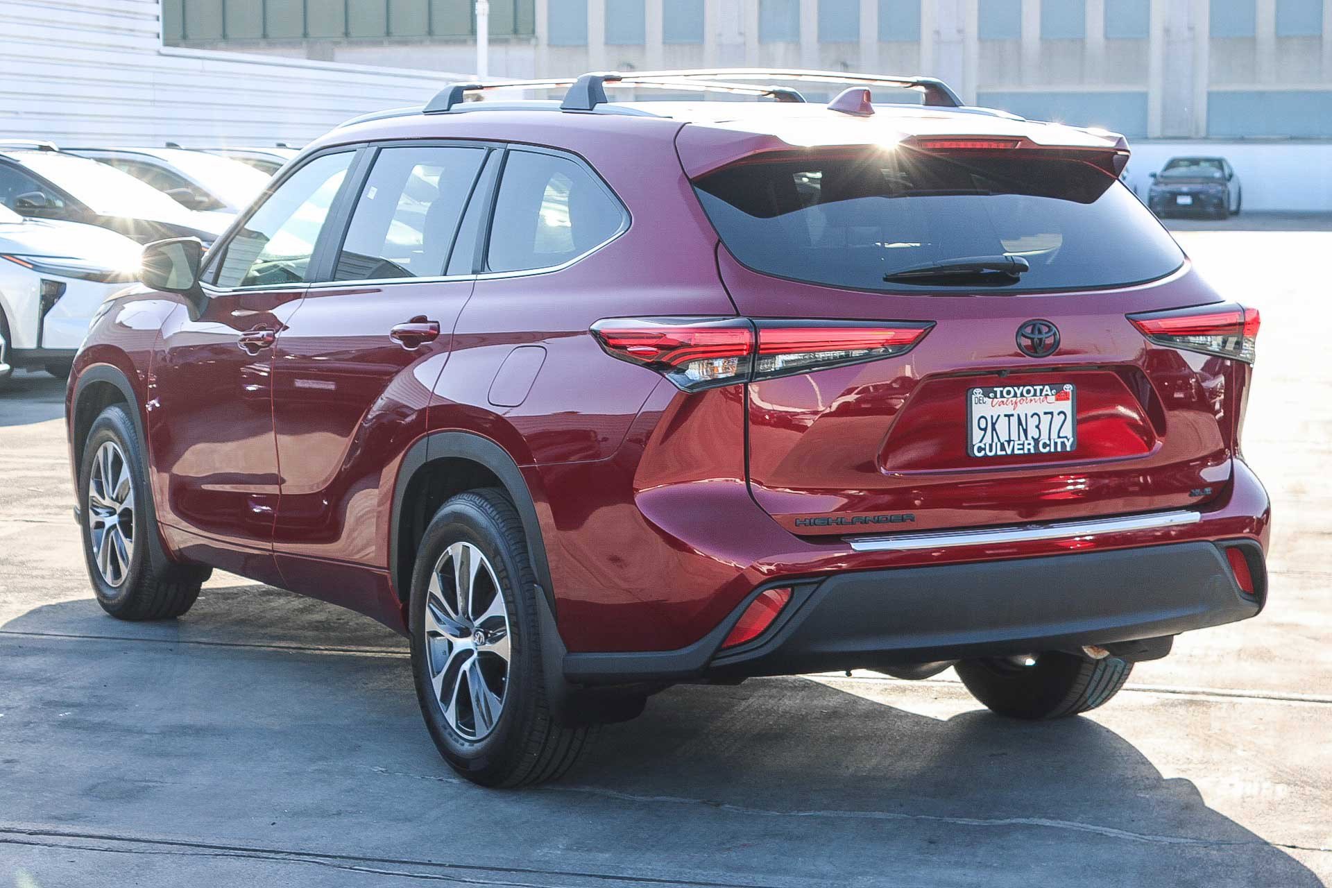 Certified 2023 Toyota Highlander XLE image 7