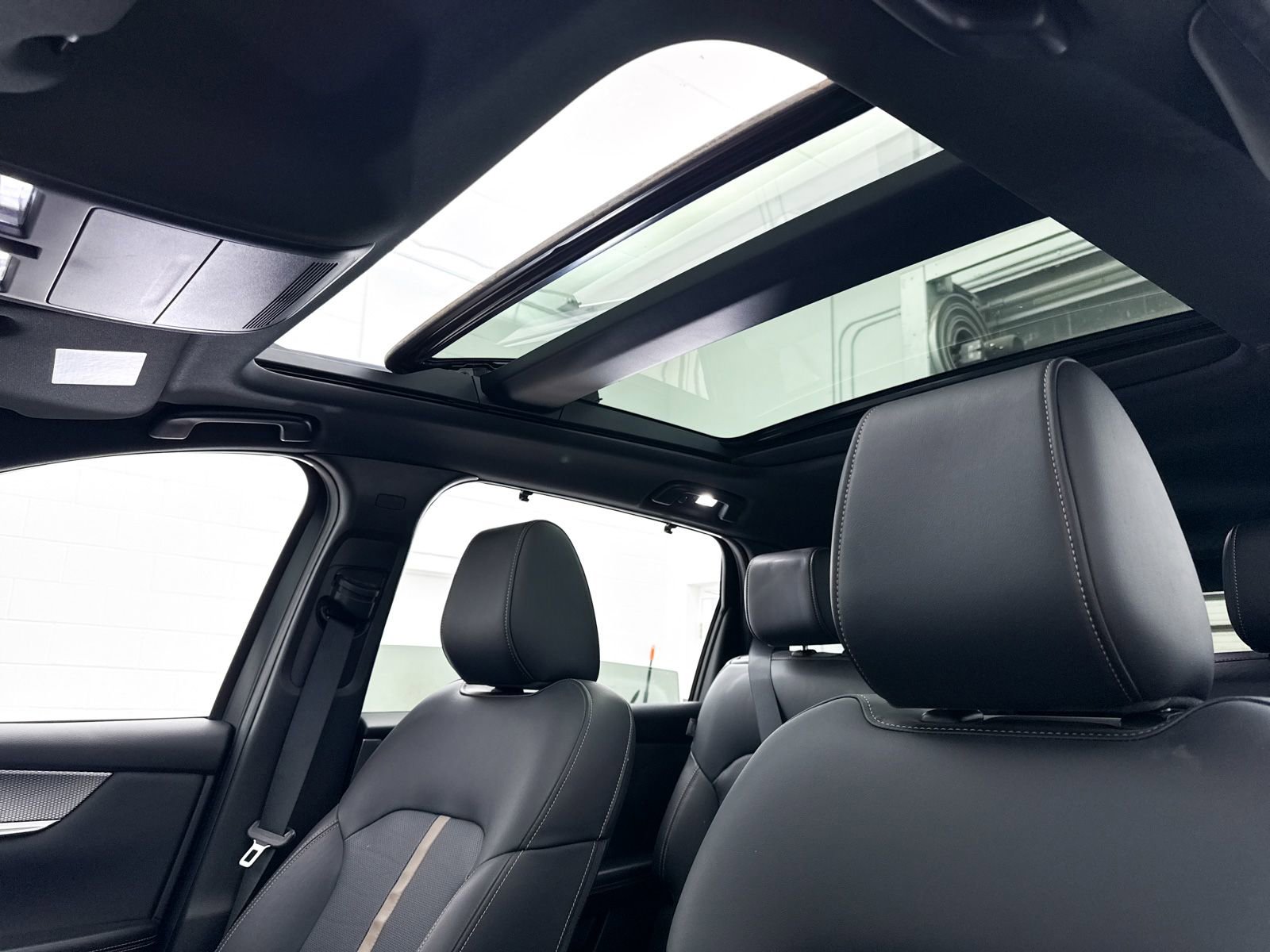 Used 2025 MAZDA CX-90 3.3 Turbo w/ Premium Plus Pkg image 3