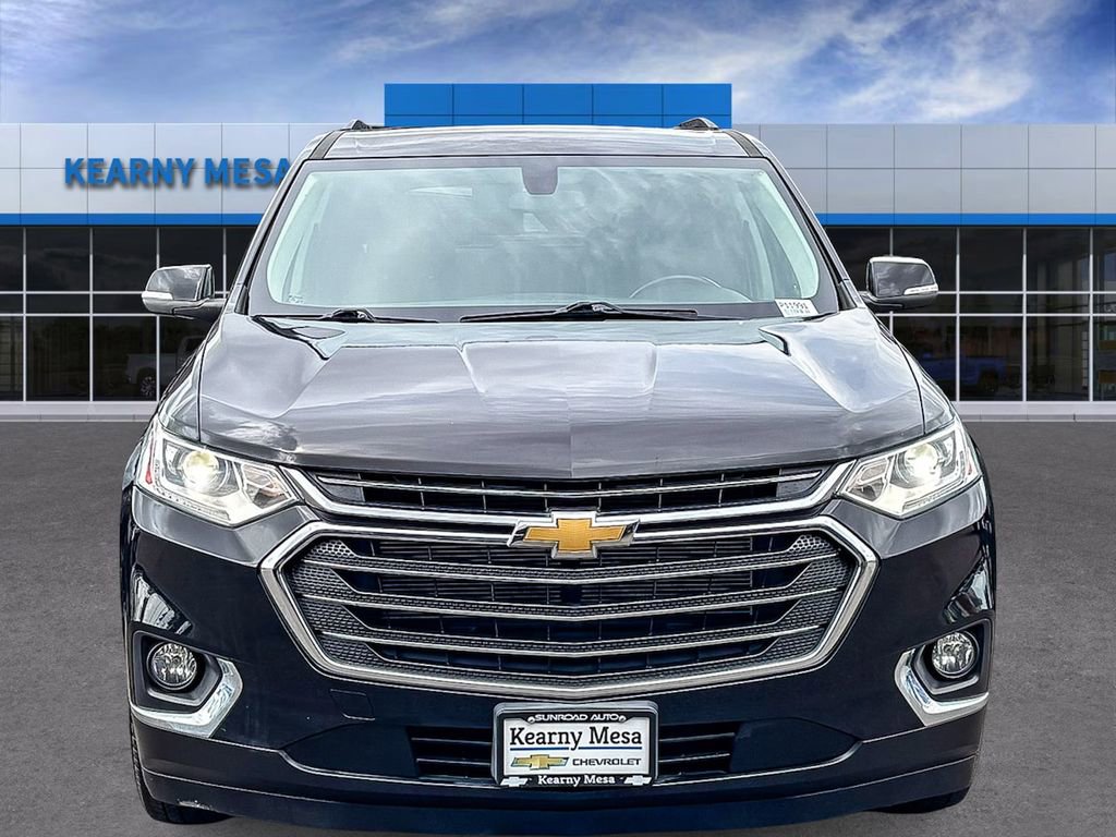 Used 2021 Chevrolet Traverse LT image 2