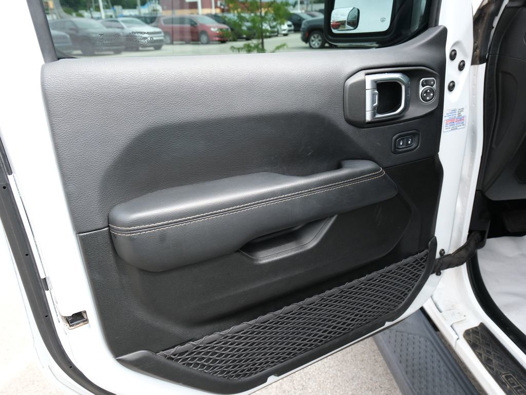 Used 2022 Jeep Gladiator Overland w/ Popular Equipment Package AWD/4WD image 15