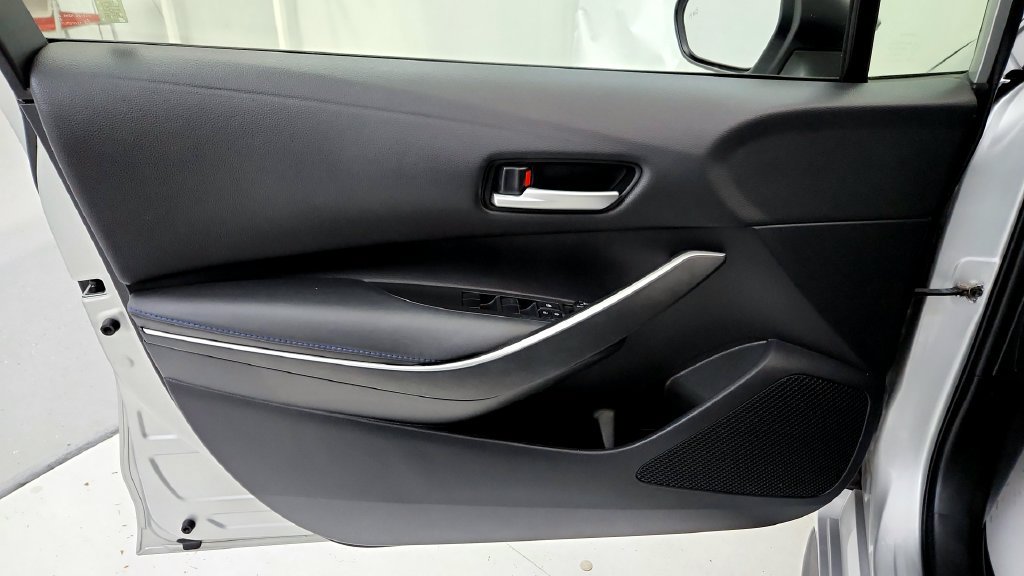 Used 2022 Toyota Corolla SE w/ SE Premium Package FWD image 19