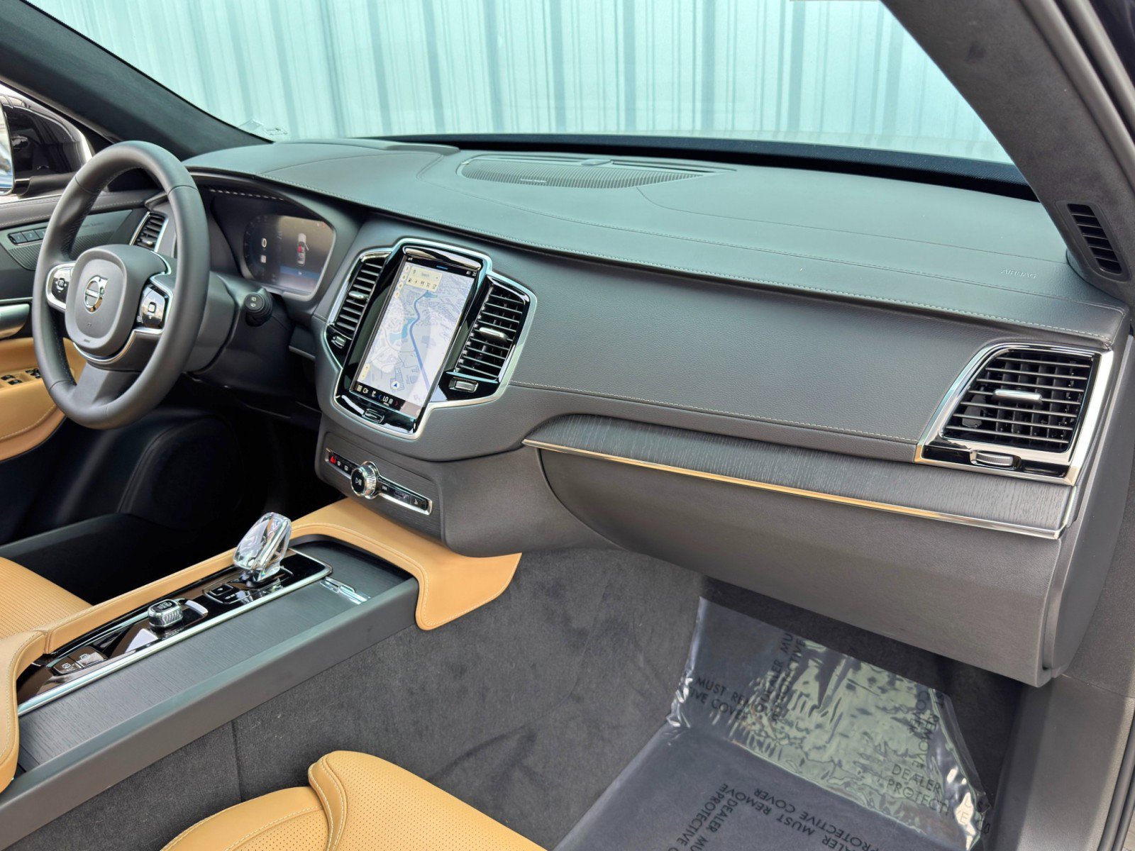 Used 2024 Volvo XC90 T8 Ultimate w/ Lounge Package image 14