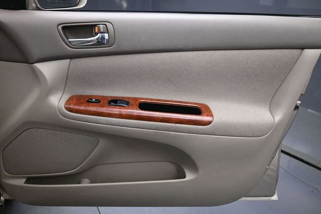 Used 2004 Toyota Camry XLE FWD image 22