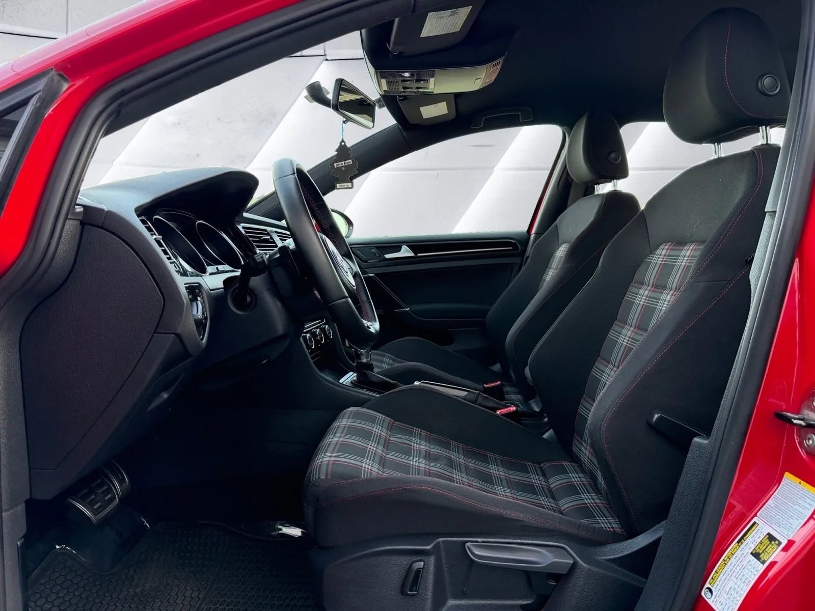 Used 2015 Volkswagen GTI S FWD image 9