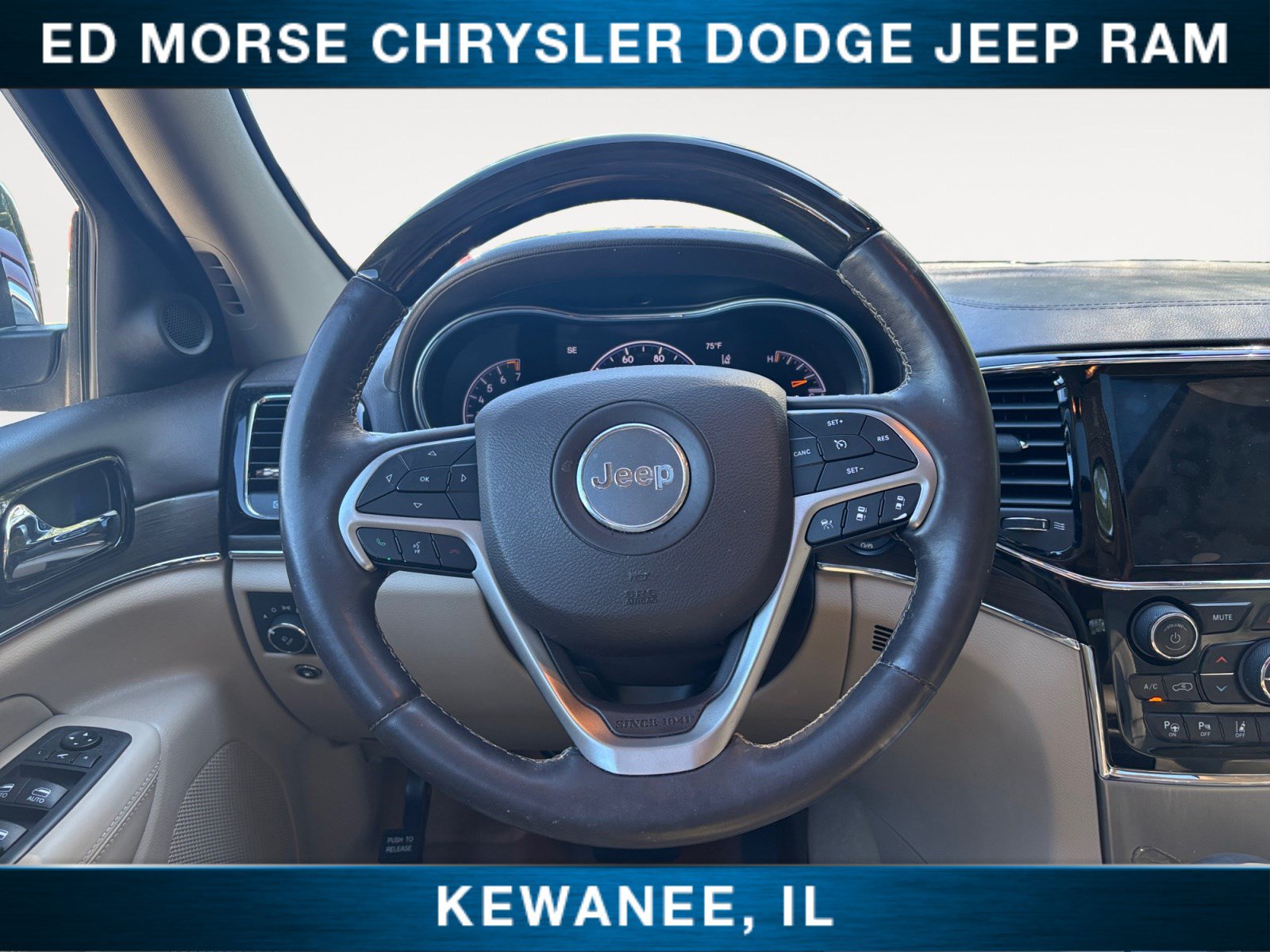 Used 2020 Jeep Grand Cherokee Overland AWD/4WD image 12