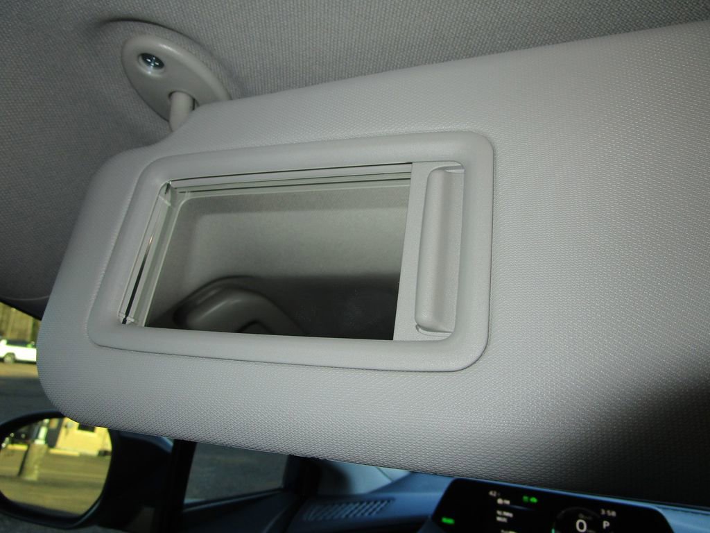 Used 2026 Toyota Prius Plug-In Hybrid image 30