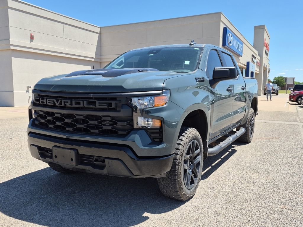 Used 2025 Chevrolet Silverado 1500 Custom Trail Boss w/ Dark Appearance Package AWD/4WD image 6