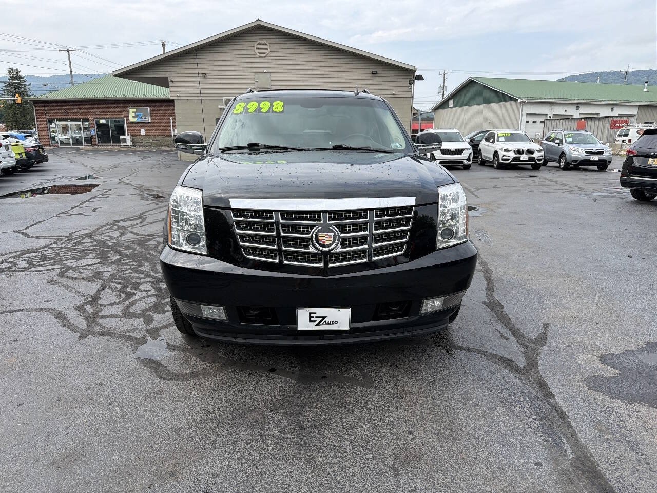 Used 2011 Cadillac Escalade EXT Luxury AWD/4WD image 3