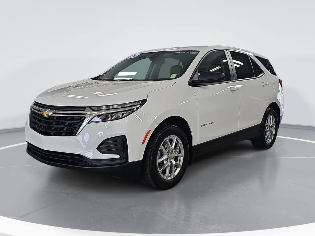 Certified 2024 Chevrolet Equinox LS w/ LS Convenience Package FWD image 9