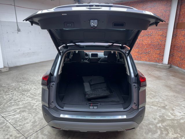 Used 2022 Nissan Rogue SV w/ SV Premium Package image 26