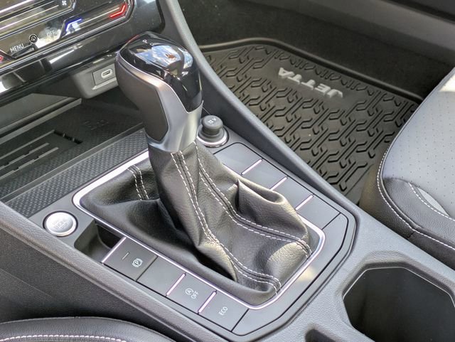 Used 2026 Volkswagen Jetta SE image 25