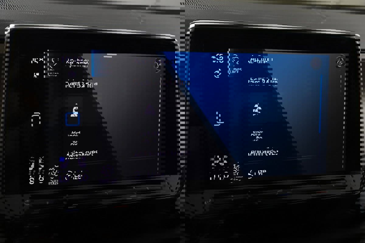 Used 2024 Volkswagen Atlas SE image 32