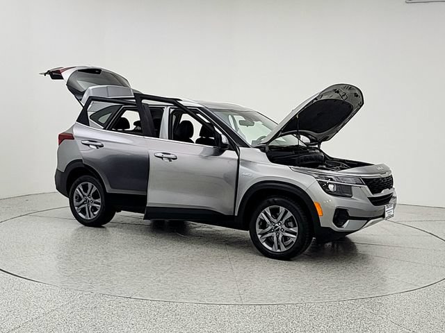 Used 2023 Kia Seltos S AWD/4WD image 10