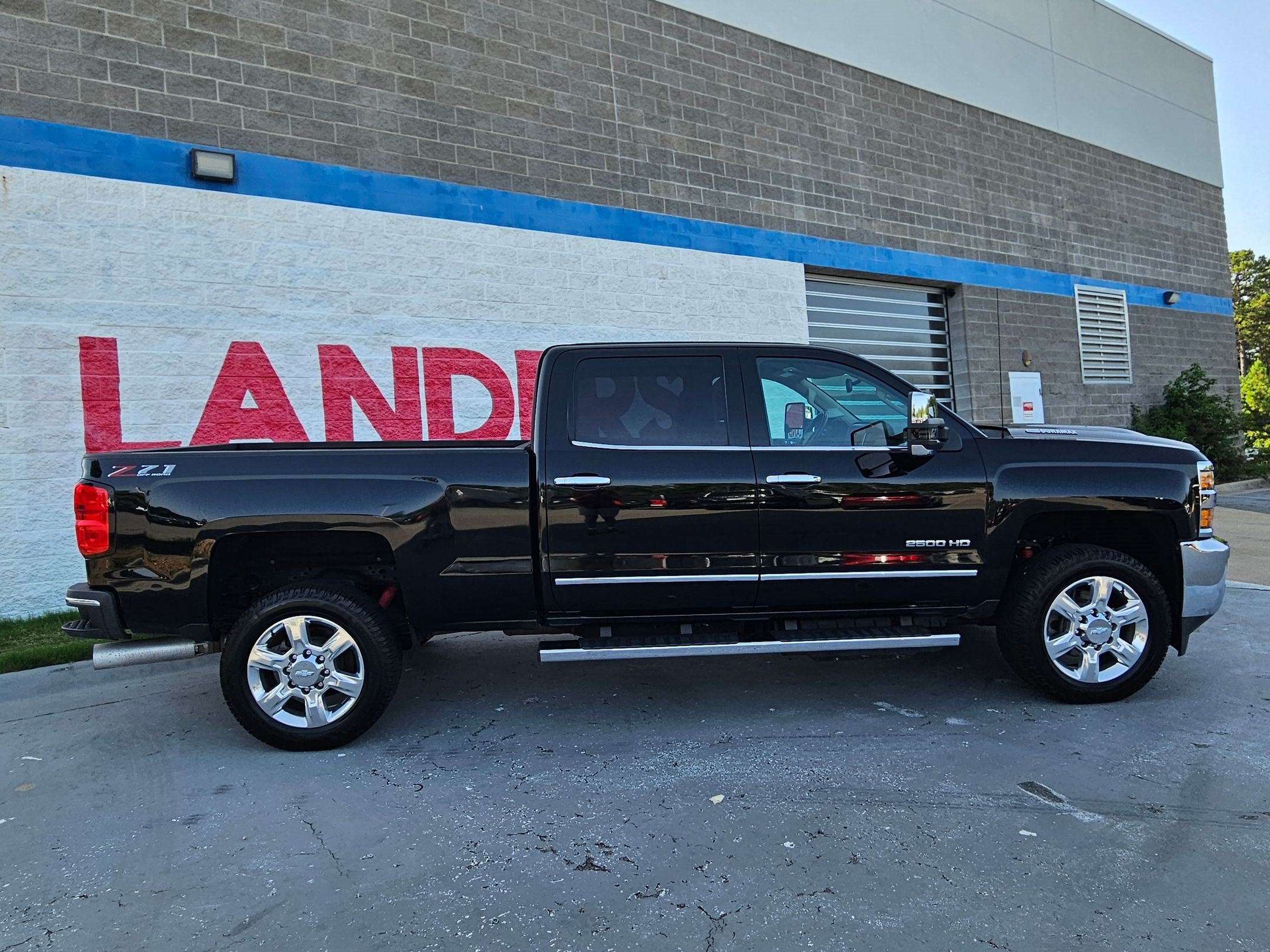Used 2019 Chevrolet Silverado 2500 LTZ w/ Duramax Plus Package AWD/4WD image 8