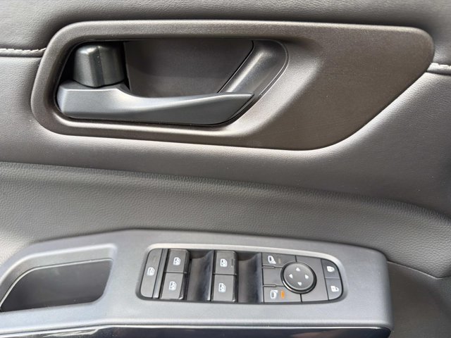 Used 2026 Nissan Pathfinder SV FWD image 8