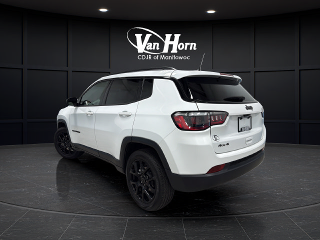 Used 2025 Jeep Compass Latitude w/ Altitude Special Edition AWD/4WD image 8
