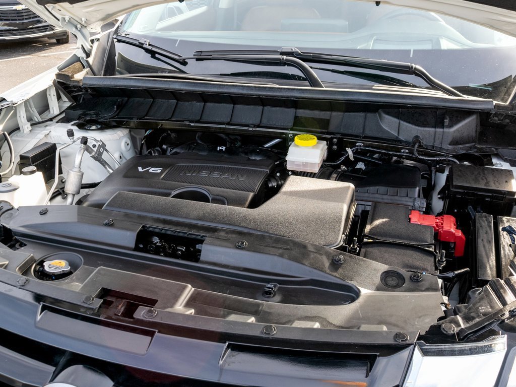 Used 2024 Nissan Pathfinder Platinum image 11