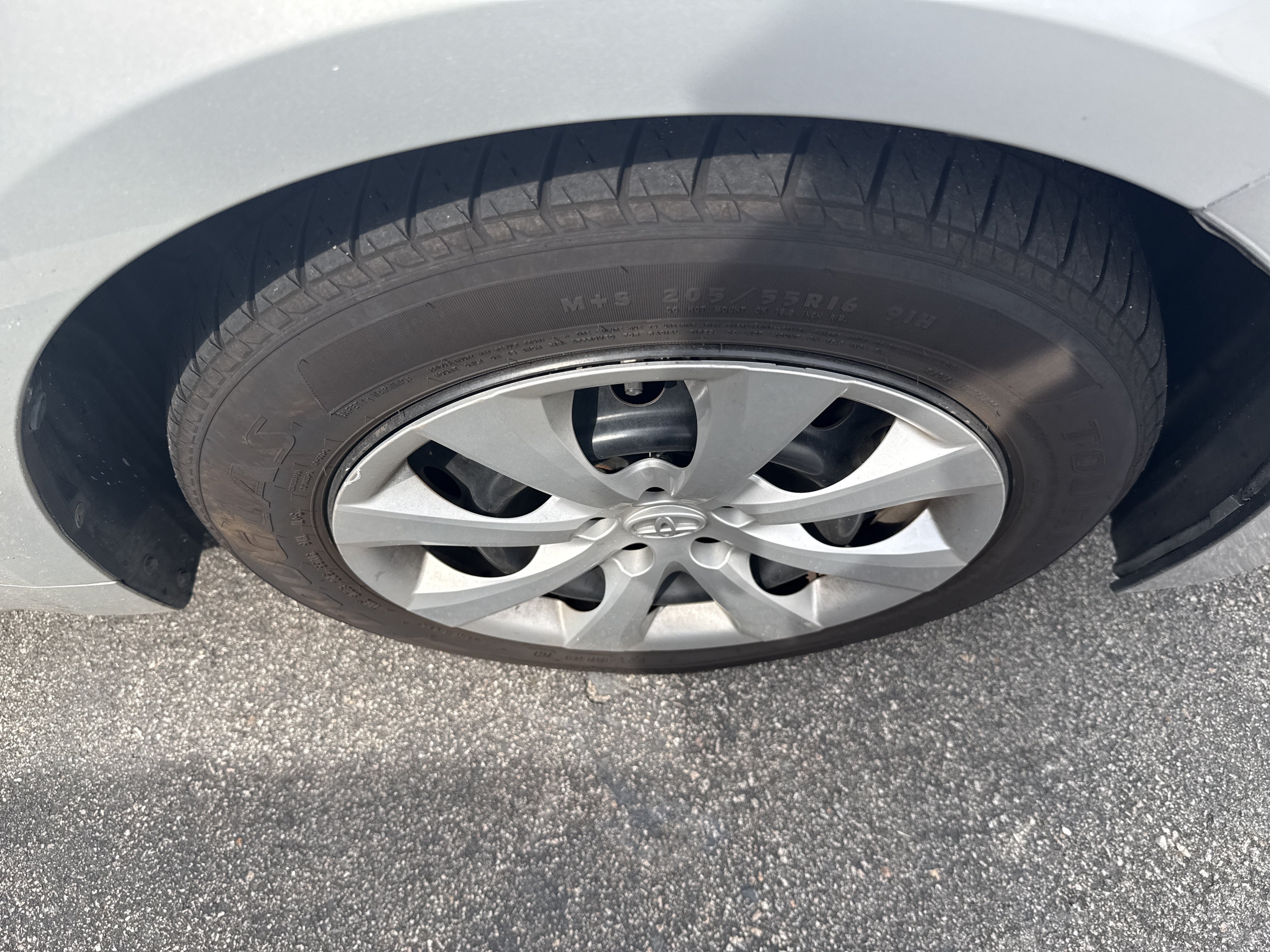Used 2020 Toyota Corolla LE w/ Carpet Mat Package (TMS) FWD image 9