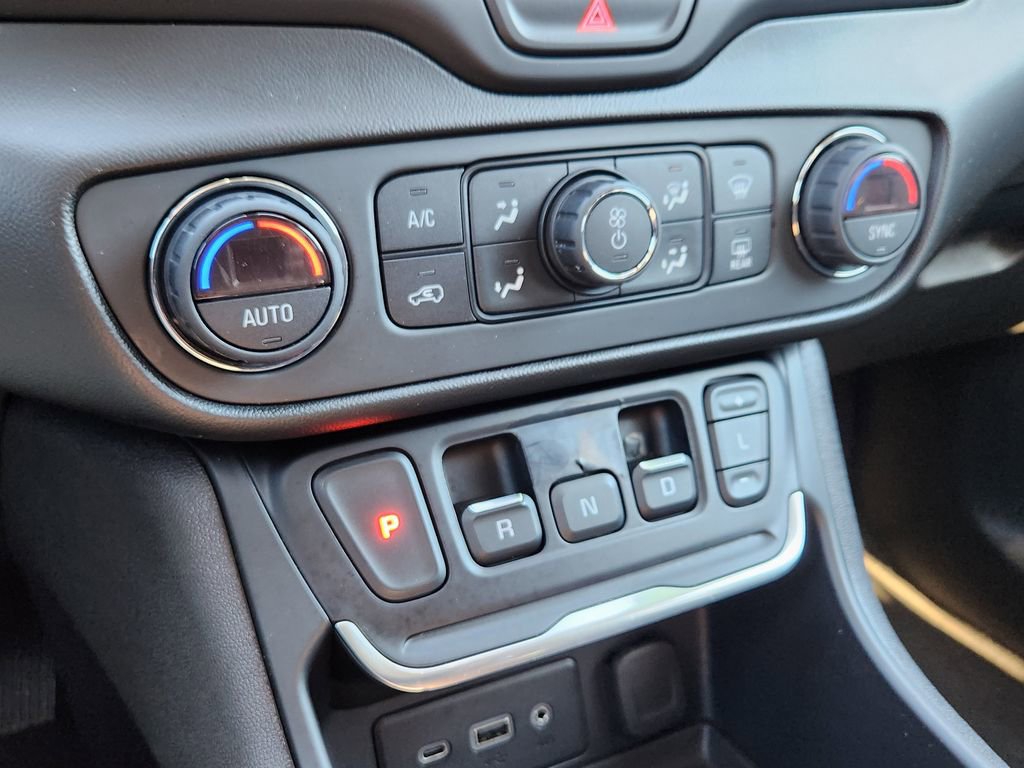 Used 2020 GMC Terrain SLE w/ Driver Convenience Package image 18