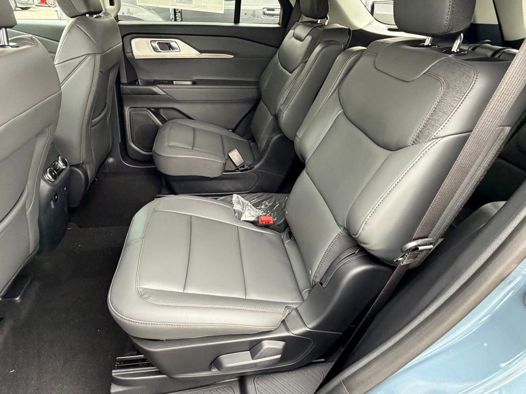 New 2026 Ford Explorer Active w/ Active Comfort Package RWD image 28