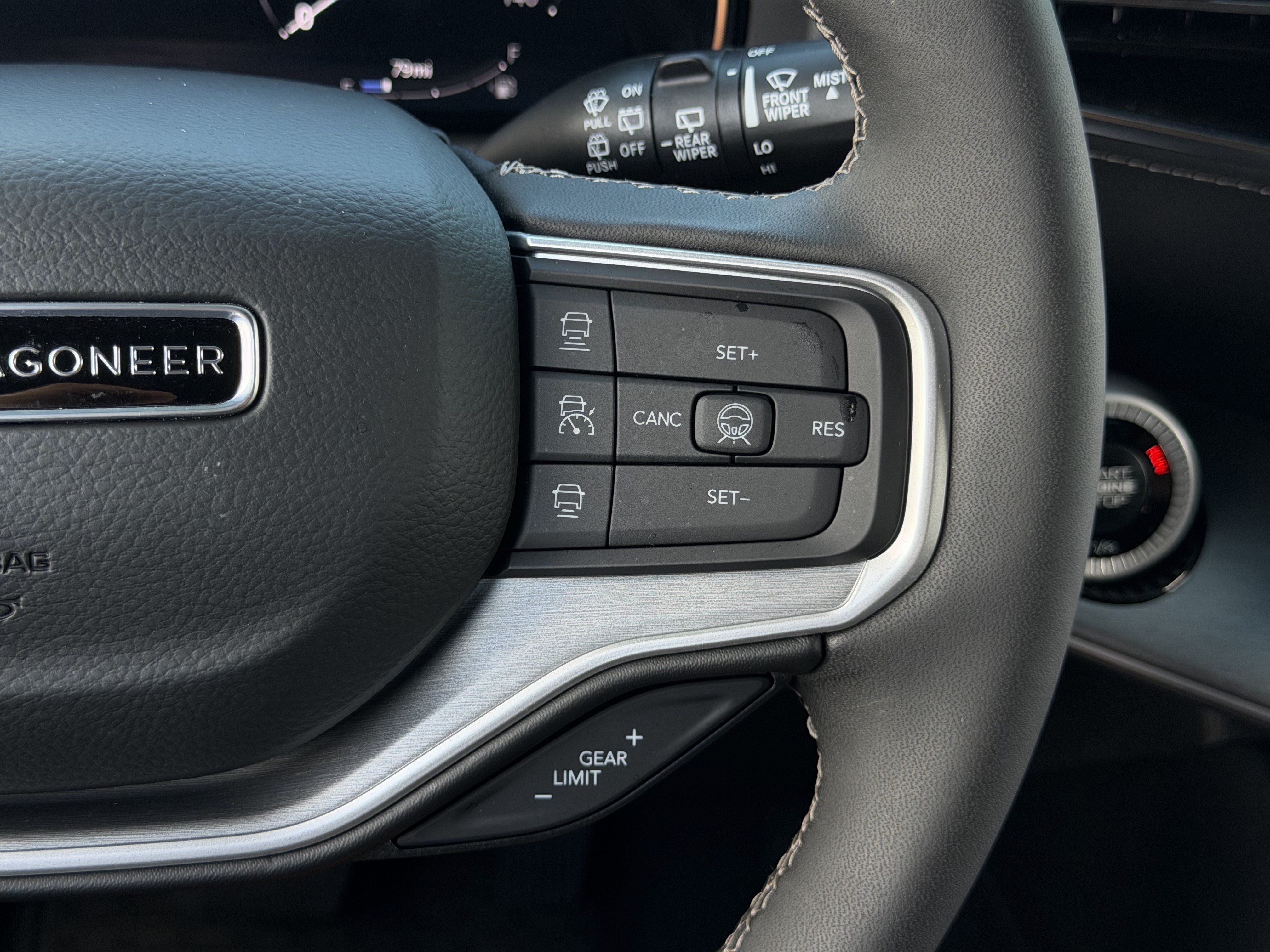 Used 2026 Jeep Grand Wagoneer Limited AWD/4WD image 19