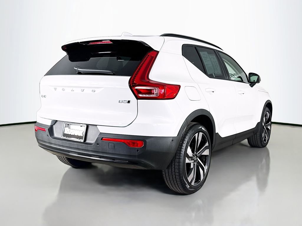 Certified 2026 Volvo XC40 B5 Ultra w/ Climate Package image 7