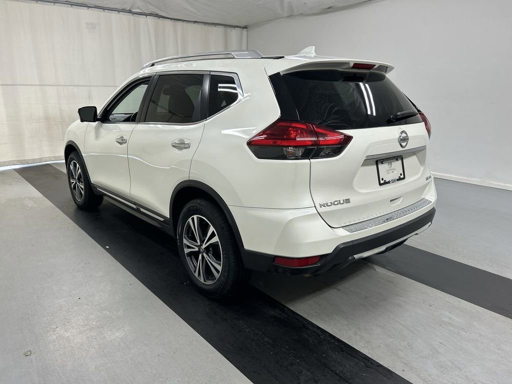 Used 2017 Nissan Rogue SL w/ SL Premium Package AWD/4WD image 7