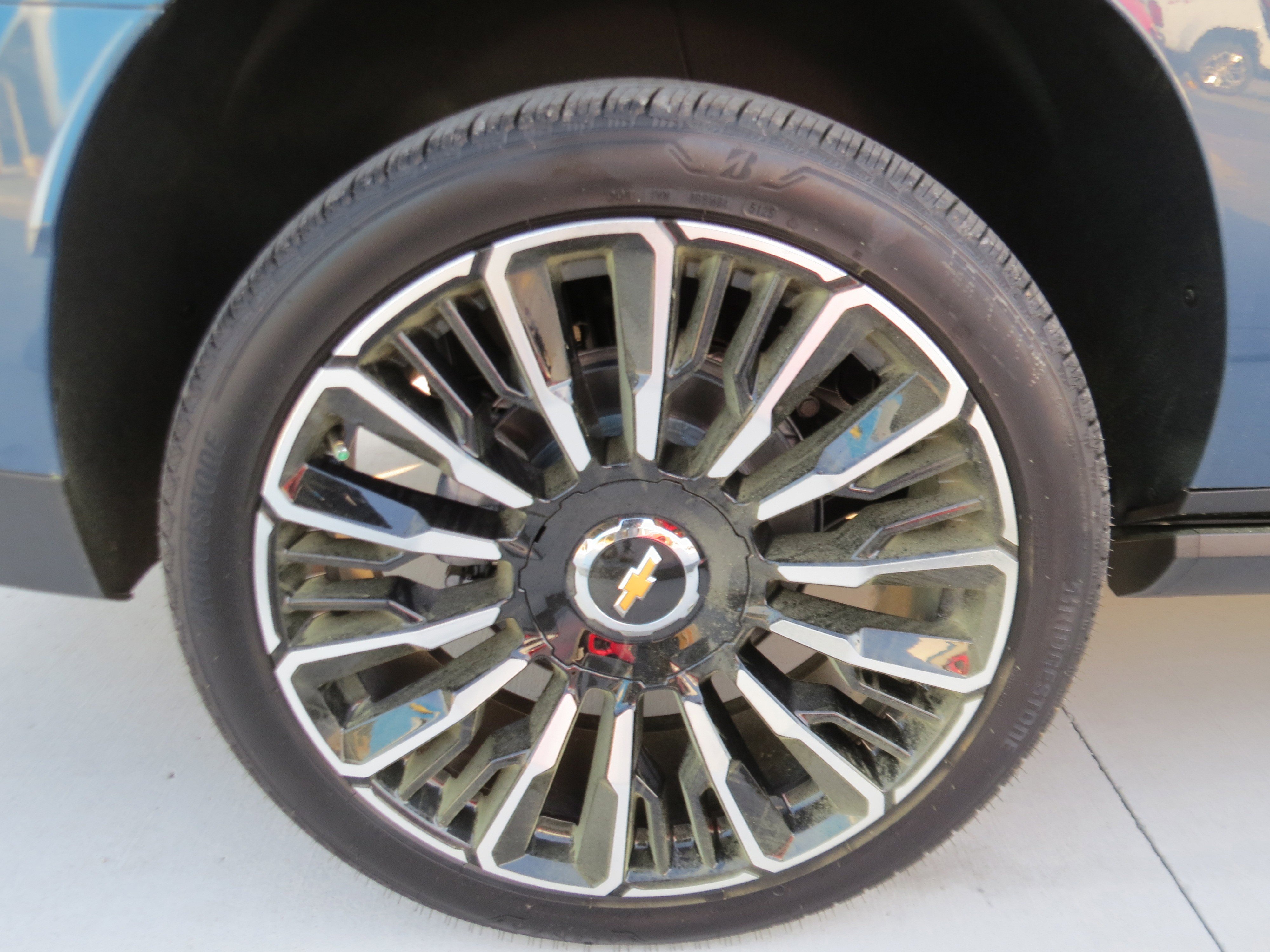 New 2026 Chevrolet Suburban High Country AWD/4WD image 12