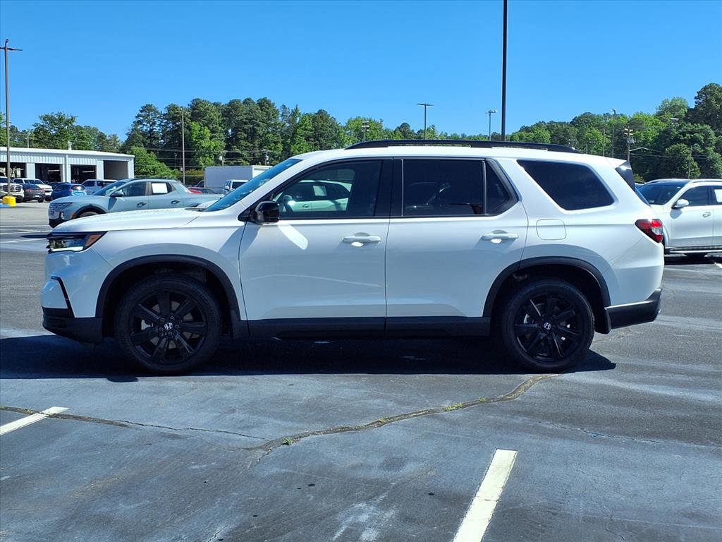 Used 2025 Honda Pilot Black Edition image 17