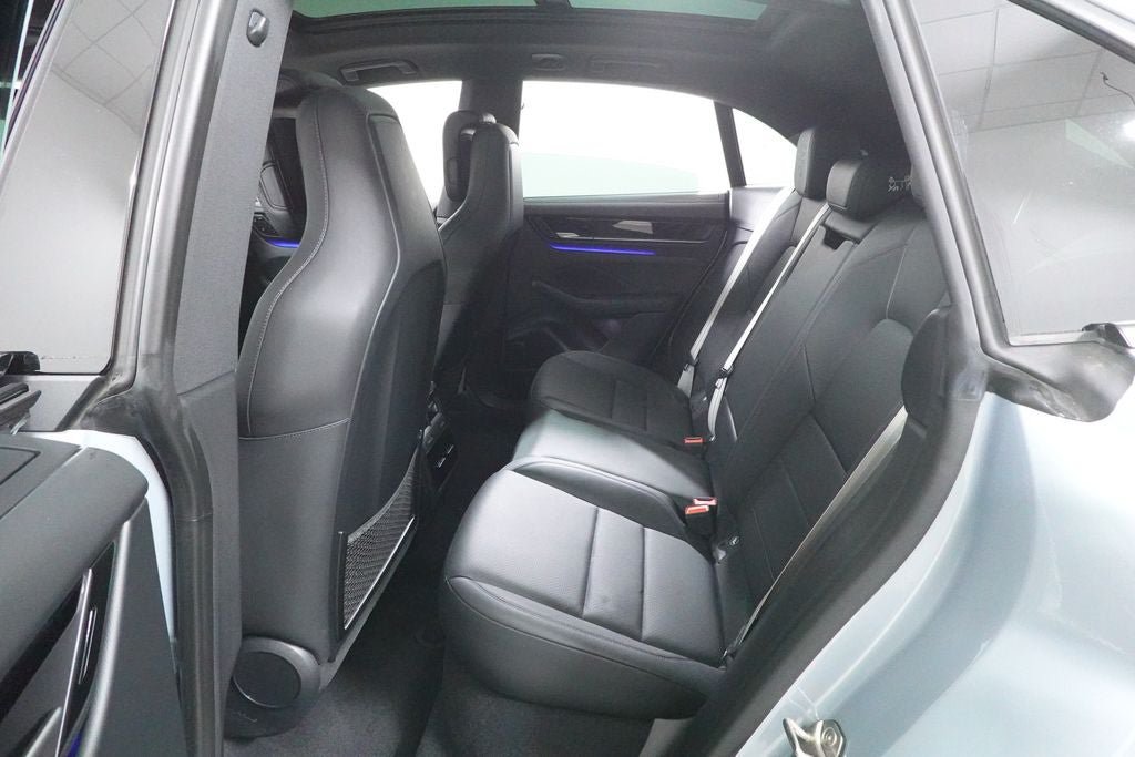 Used 2025 Porsche Macan 4 Electric AWD/4WD image 31