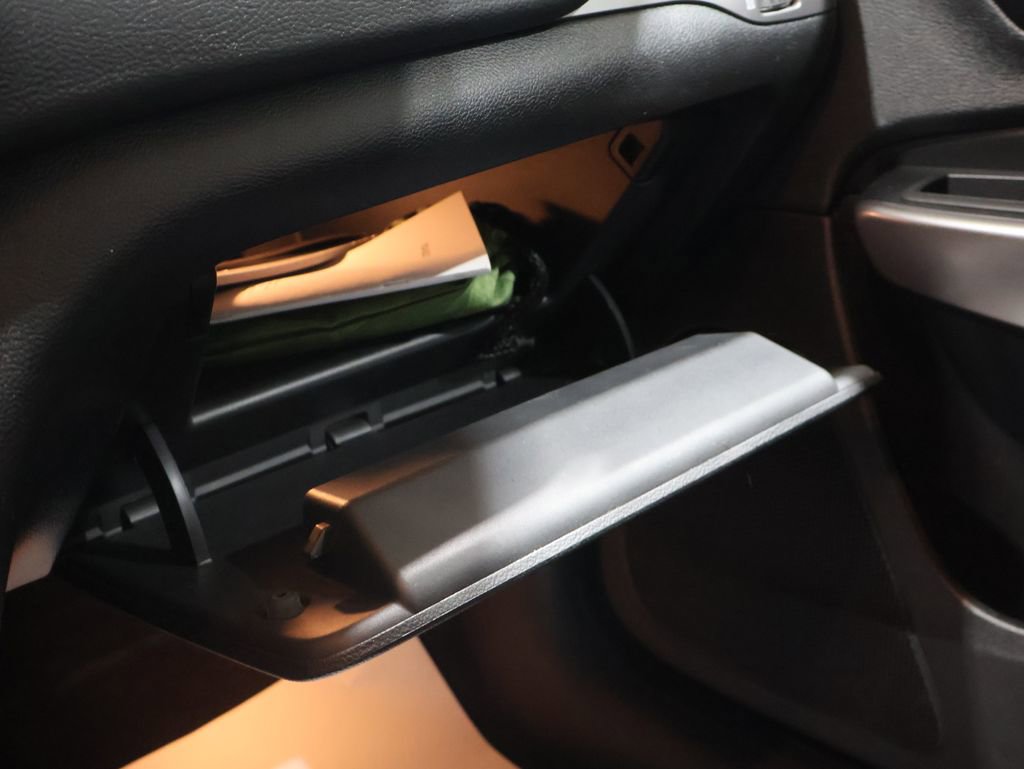 Used 2021 Jeep Cherokee Latitude Lux w/ Comfort/Convenience Group image 31