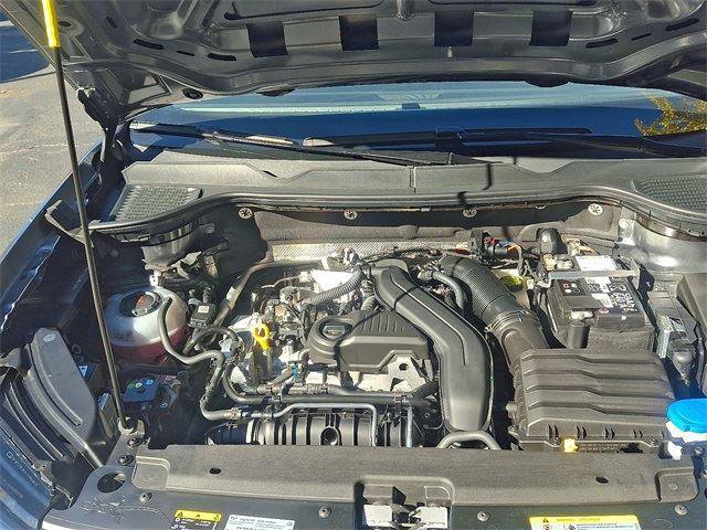 Certified 2025 Volkswagen Taos SE w/ Panoramic Sunroof Package image 27