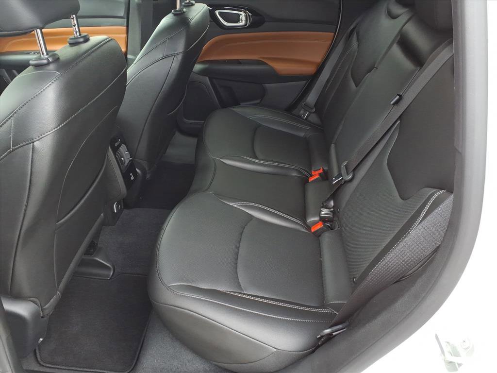 Used 2025 Jeep Compass Limited w/ Elite Group AWD/4WD image 13