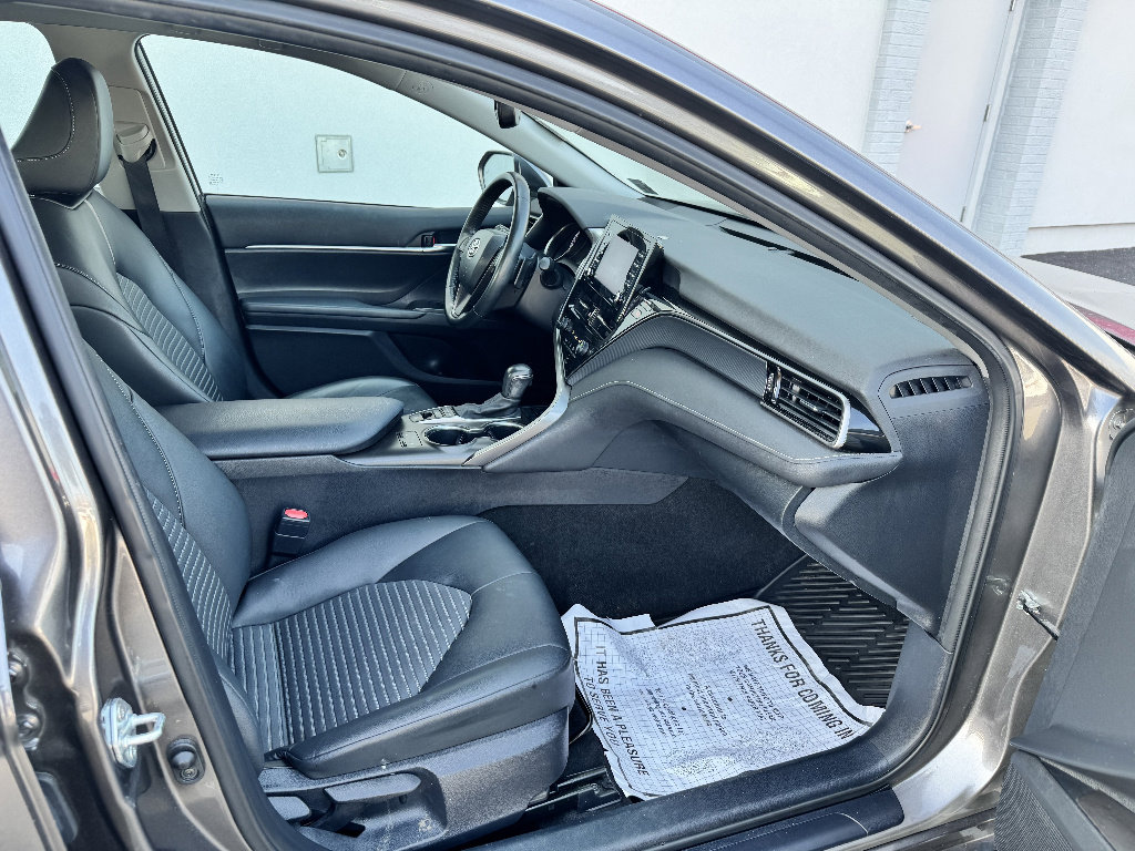 Used 2023 Toyota Camry SE w/ Cold Weather Package image 12