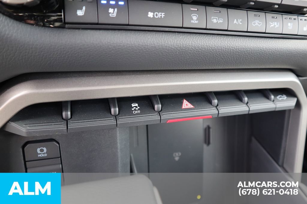 Used 2025 Toyota Tundra Limited image 38