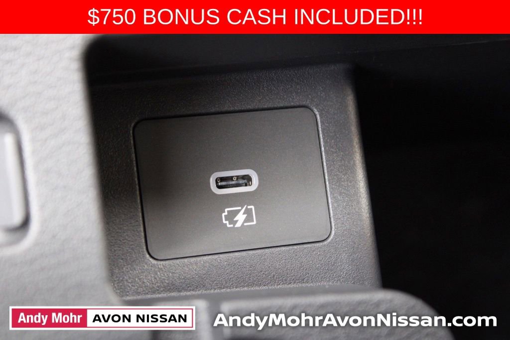New 2025 Nissan Versa SR w/ Trunk Package image 29