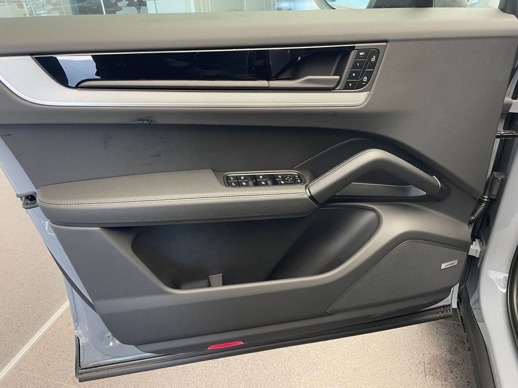 New 2026 Porsche Cayenne AWD/4WD image 19