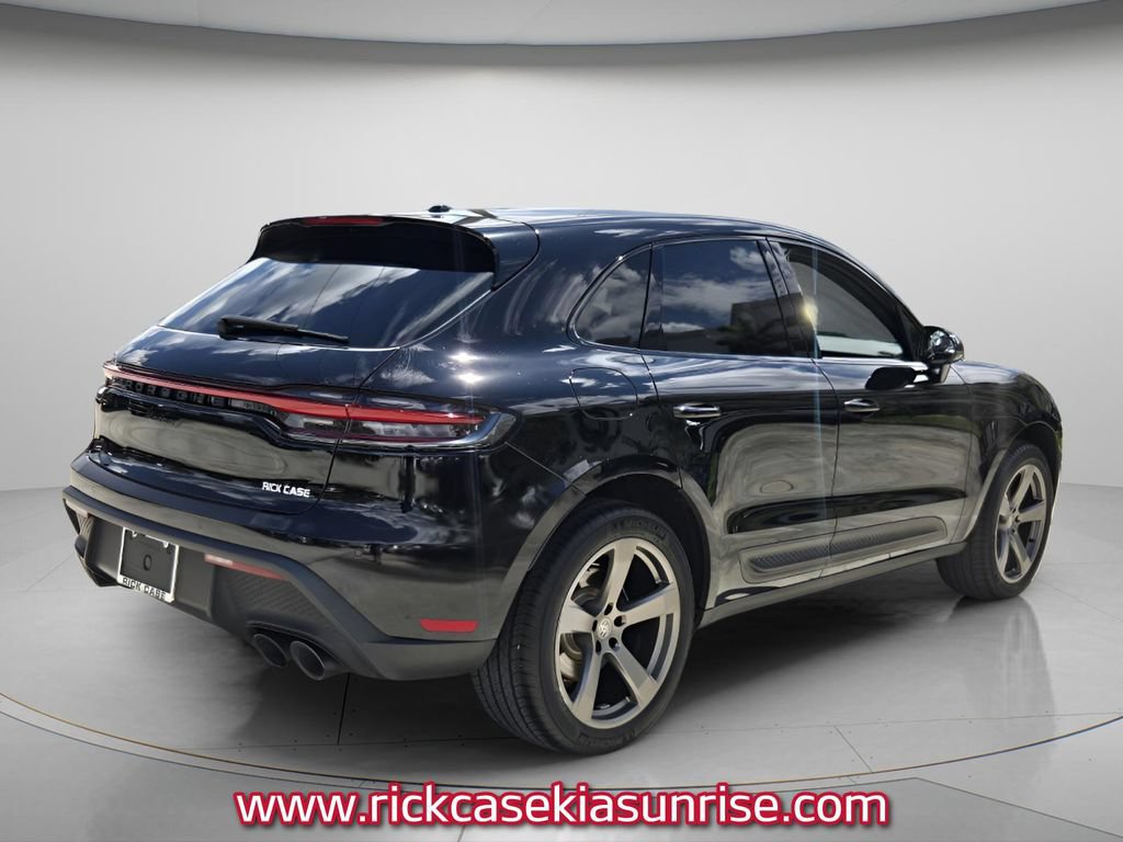 Used 2023 Porsche Macan Turbo AWD/4WD image 7