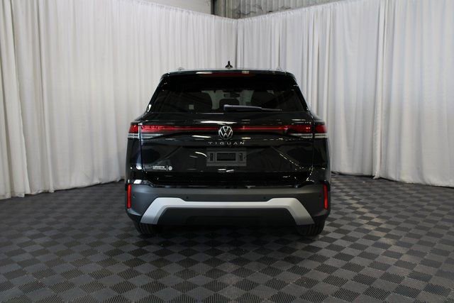 New 2025 Volkswagen Tiguan S FWD image 21