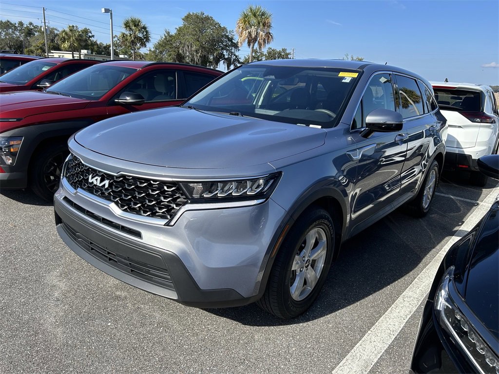 Used 2022 Kia Sorento LX image 9