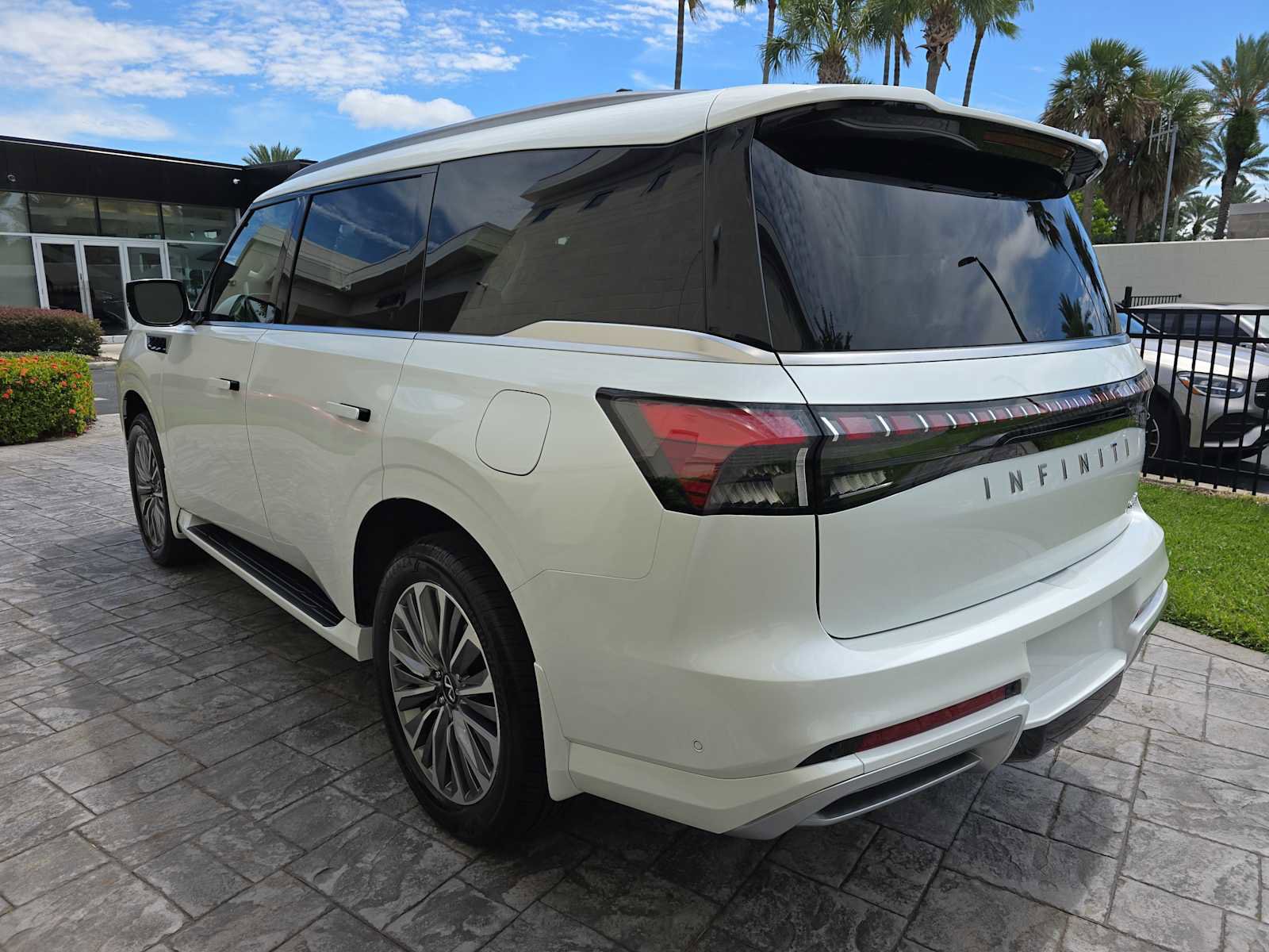 New 2026 INFINITI QX80 Luxe w/ Cargo Package image 6