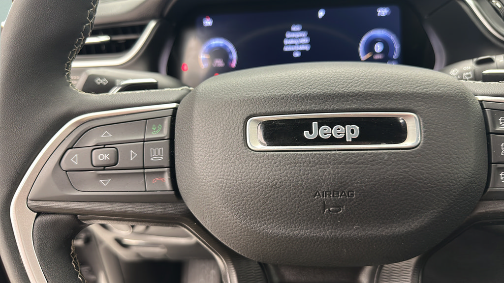 Used 2024 Jeep Grand Cherokee Altitude AWD/4WD image 18