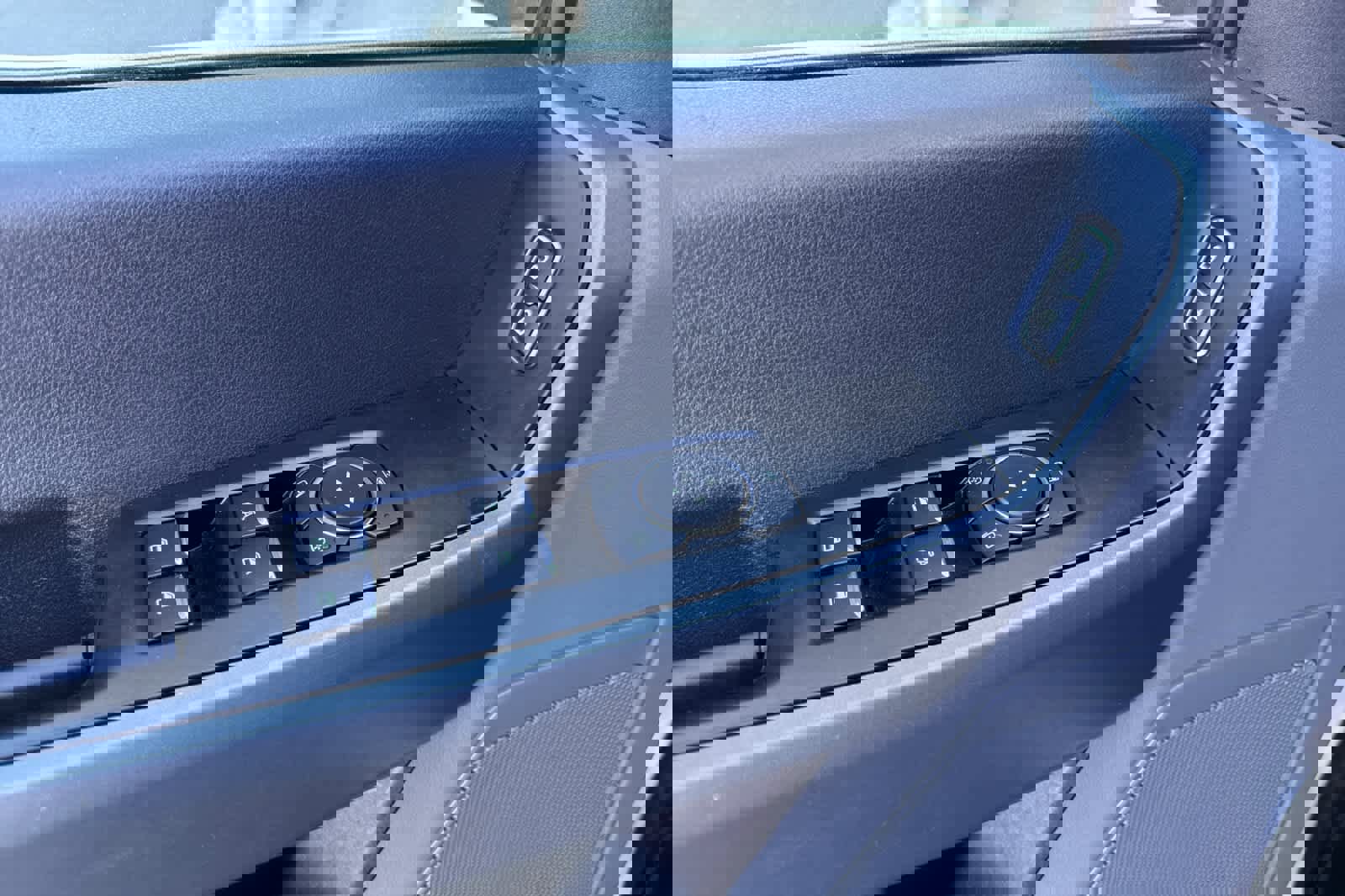 Used 2024 Ford F250 XLT image 11