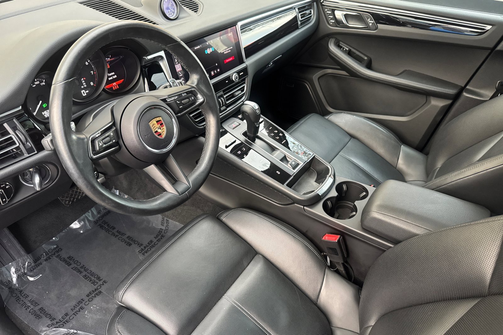 Used 2024 Porsche Macan image 10