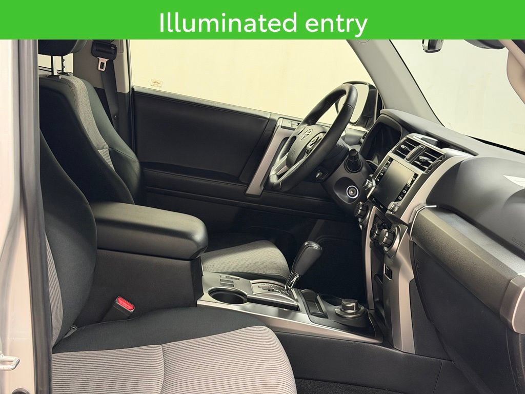 Used 2020 Toyota 4Runner SR5 AWD/4WD image 25