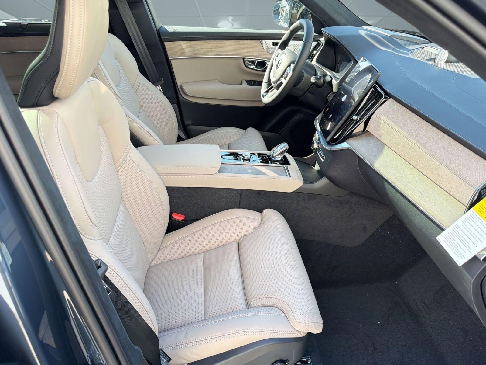 New 2026 Volvo XC90 T8 Ultra w/ Lounge Package image 30