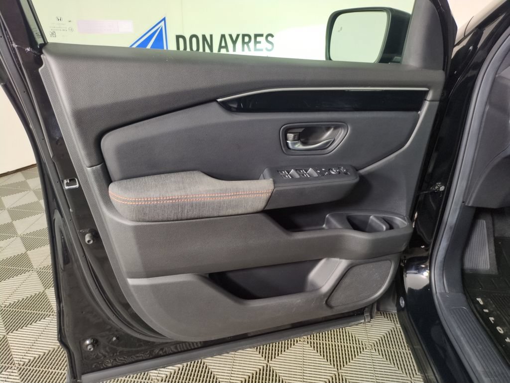 Certified 2025 Honda Pilot Sport image 14