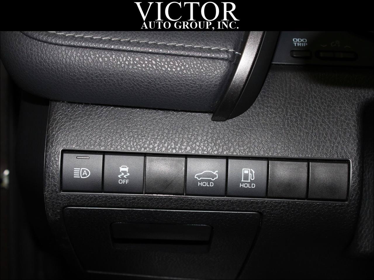 Used 2021 Toyota Camry SE FWD image 17