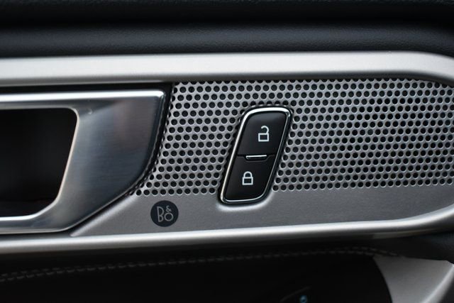 Used 2024 Ford Explorer Limited image 16